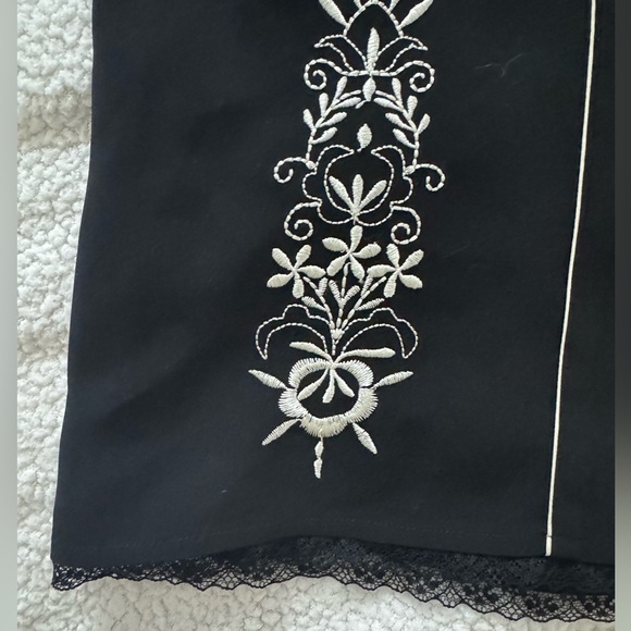 Ann Taylor Black and White Skirt - Picture 4 of 4